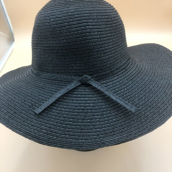 Black Wide-Brim Woven Sun Hat – Classic Minimalist Summer Essential